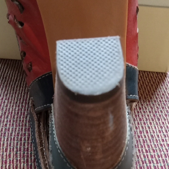 Red and Blue Wedge Shoes with Vibrant Design - Picture 9 of 10